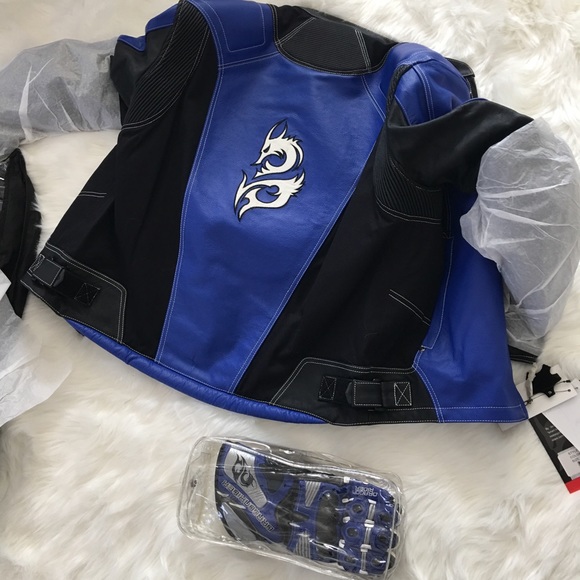 💯 Leather Motor Cycle Jacket & Gloves - Picture 3 of 8